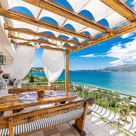 2 Bedroom Beautiful Apartment In Okrug Gornji Trogir Eksteriør billede